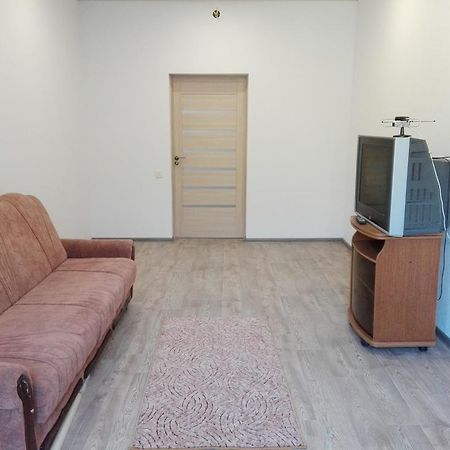 Apartment On Kryvorizhstal Street 35-24 Kryvyi Rih Exterior photo
